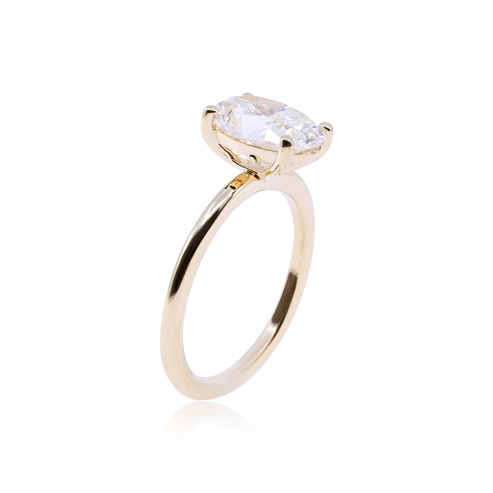 18K YELLOW GOLD 2.50CT OVAL DIAMOND SOLITAIRE ENGAGEMENT RING