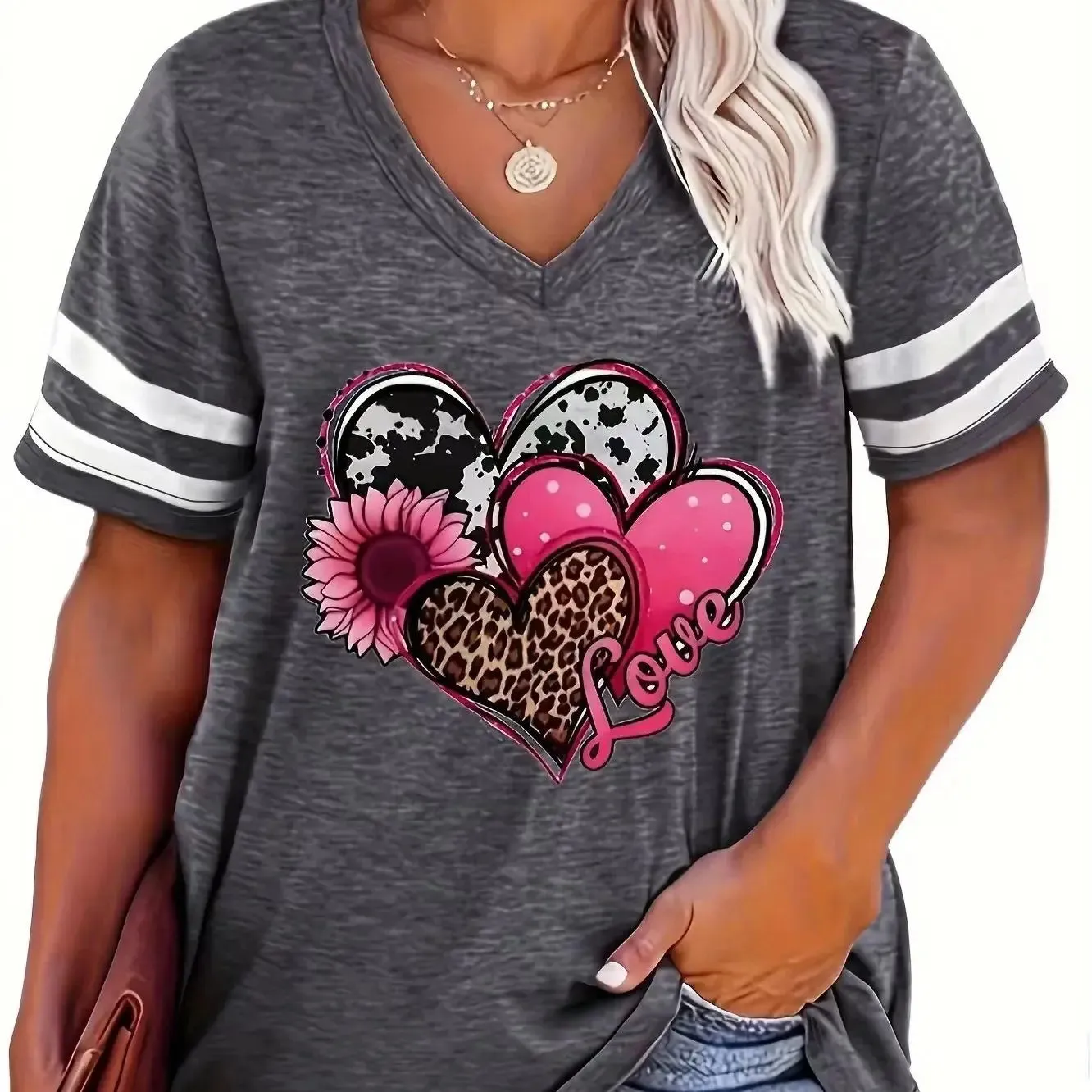 2024 Plus Size Spring/Summer New Love Print Casual Fashion Women's V-Neck Short-Sleeved Loose T-Shirt 5XL  6XL