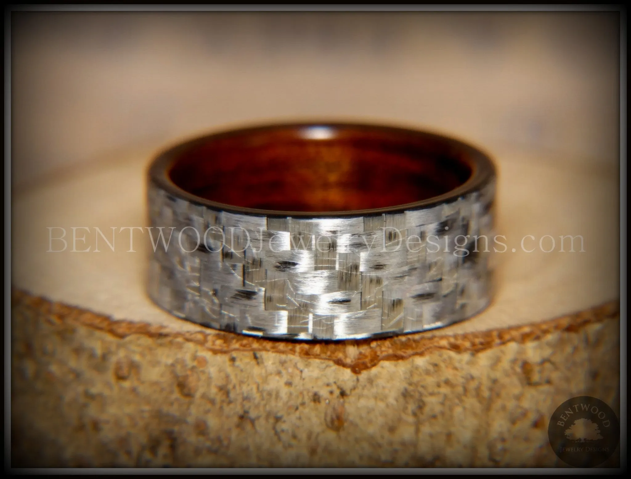 Bentwood Ring - Silver Twill Carbon Fiber on Rosewood Wood Comfort Fit Core