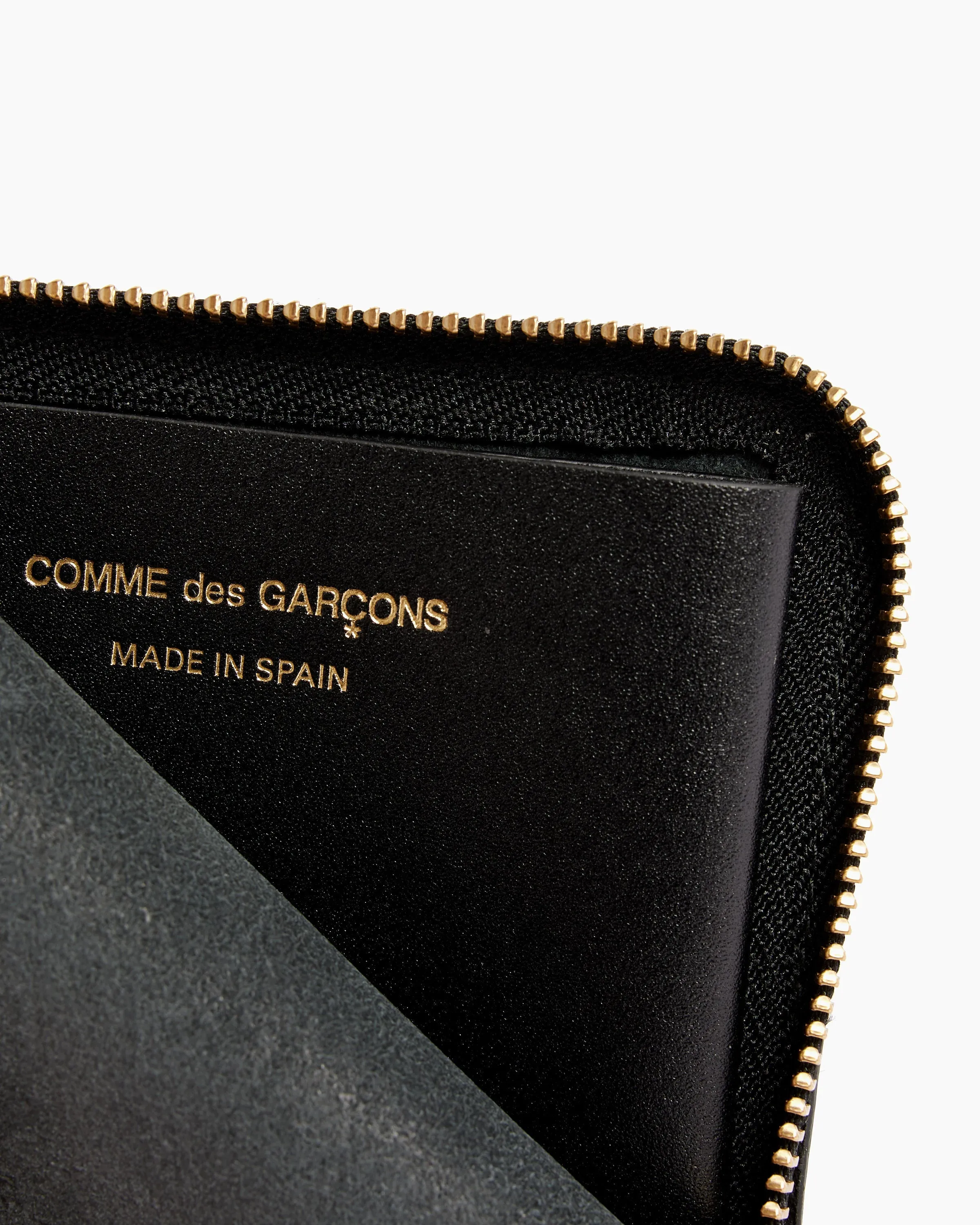 Classic Half Zip Wallet in Black