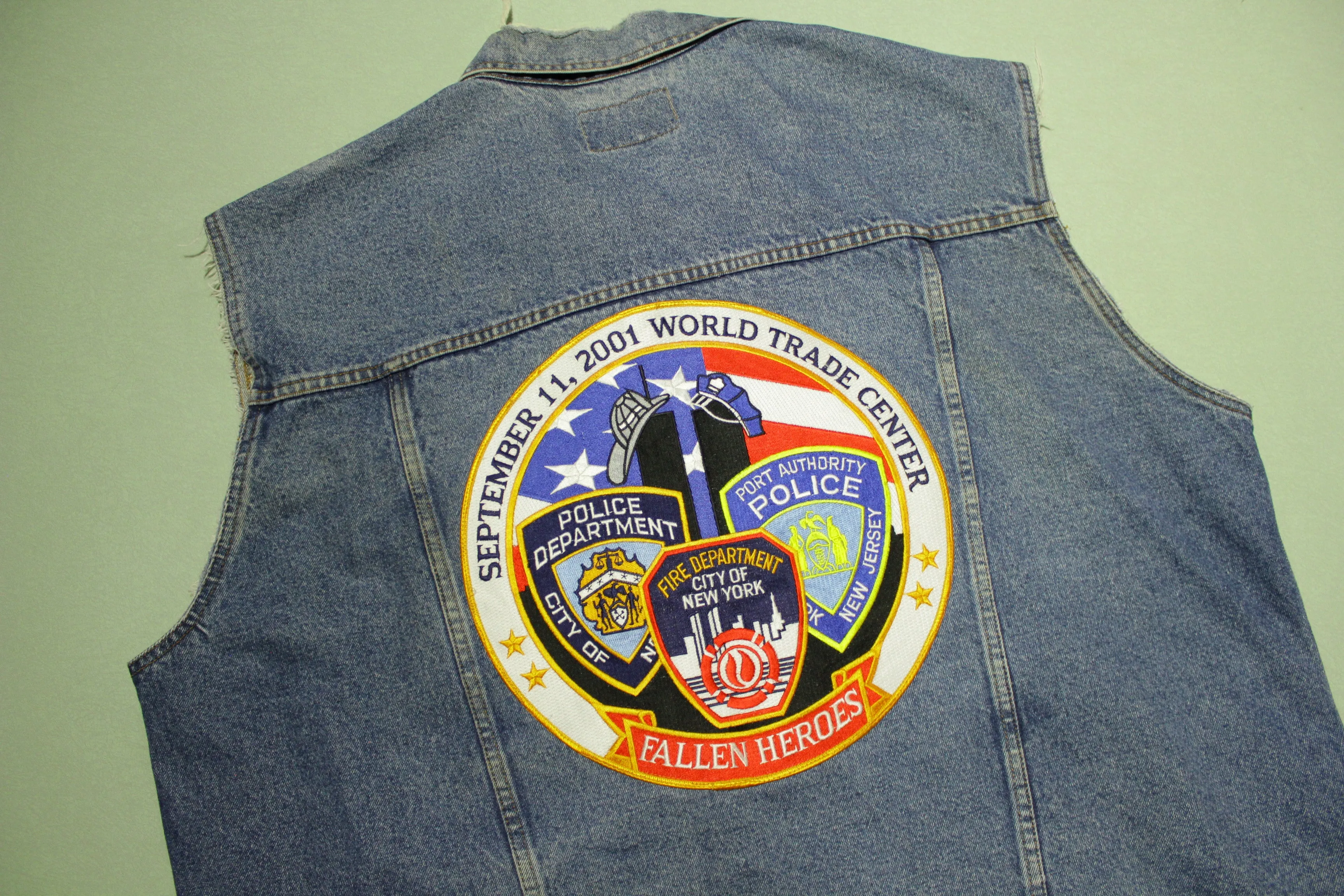 September 11 2001 World Trade Center Fallen Heroes 9/11 NYPD FDNY Patch Jean Jacket