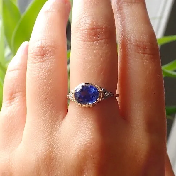 Vintage Oval Sapphire Filigree Ring